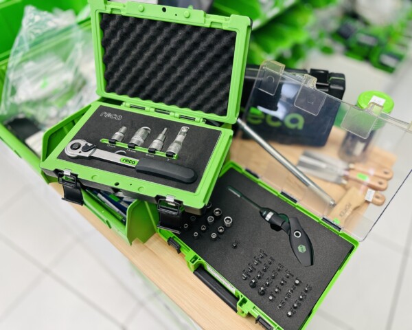 Nářadí v praktických sadách