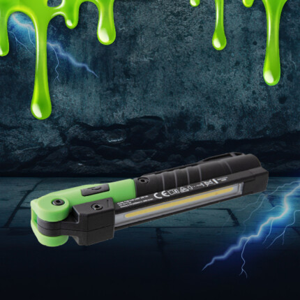 Malá dílenská inspekční svítilna RECA R100 s otočným kloubem a magnety, stylizovaná do strašidelné scény