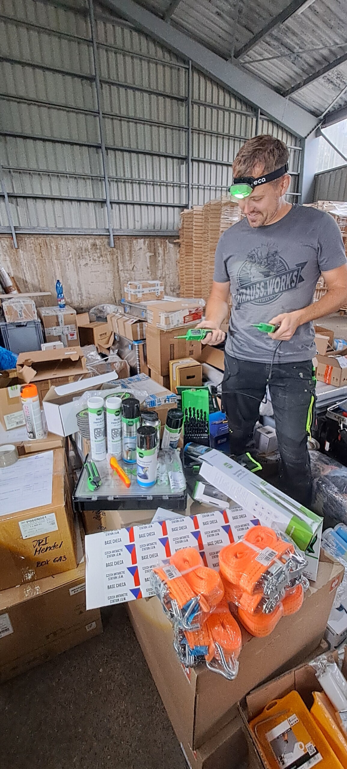 Příprava technického vybavení pro českou antarktickou expedici