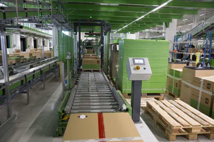 automatická linka na balení palet