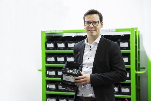 Integrovaný vážicí systém na dně nádoby